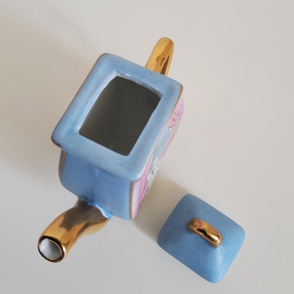 Vintage Novelty Dog and Puppies Ceramic Miniature Teapot - Picture 7 of 8